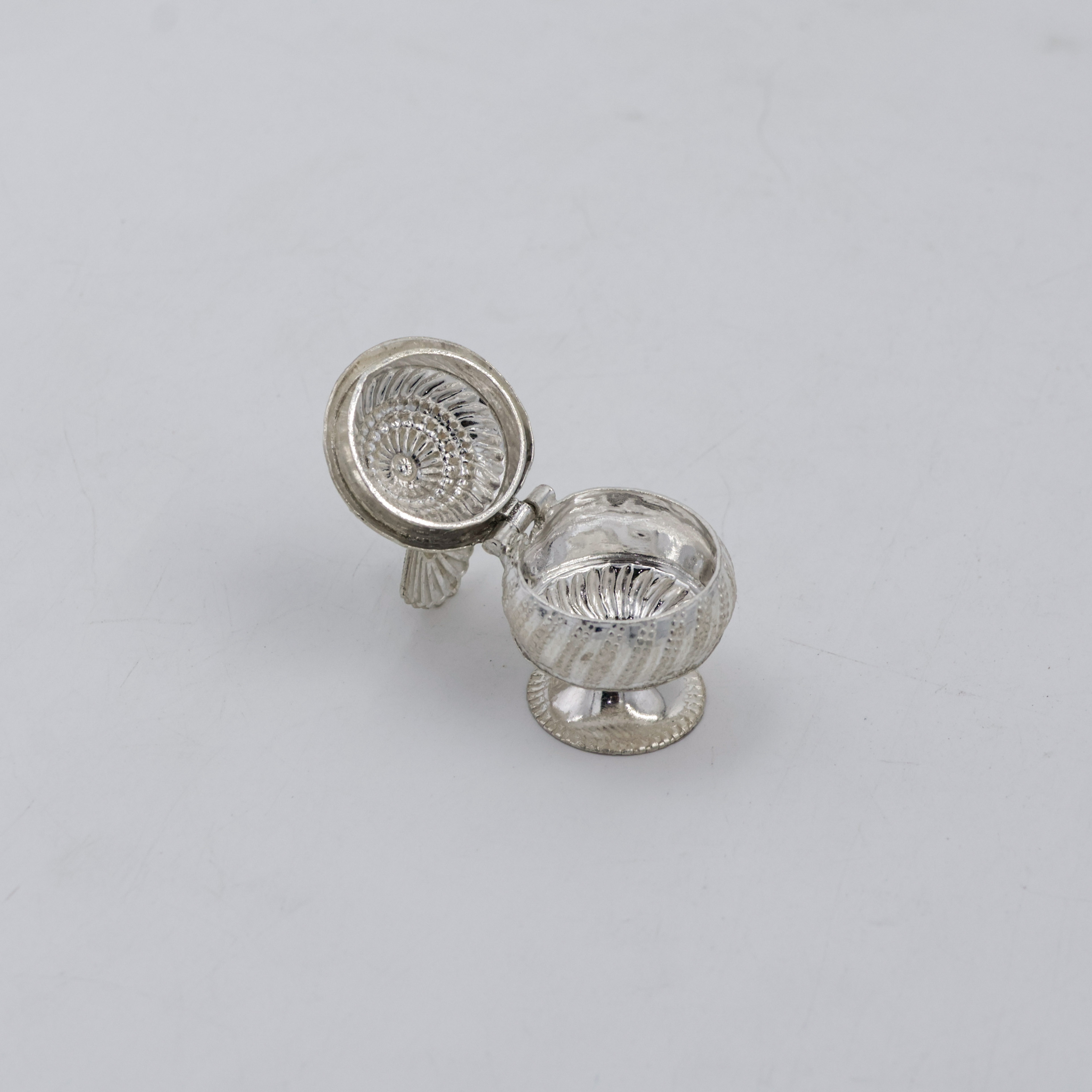 New Akshaya Jewellers - Silver Kum Kum Dabbi